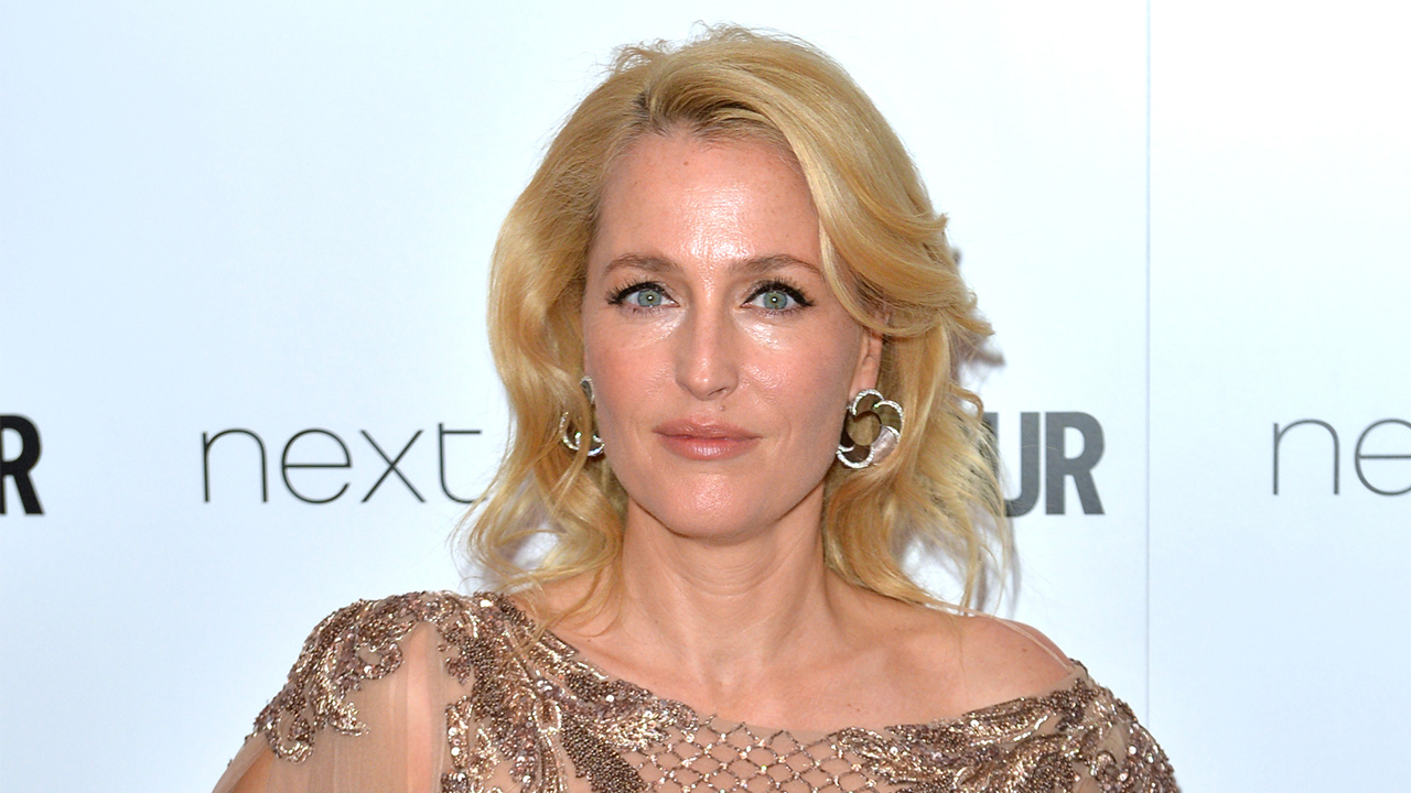 Gillian Anderson 555